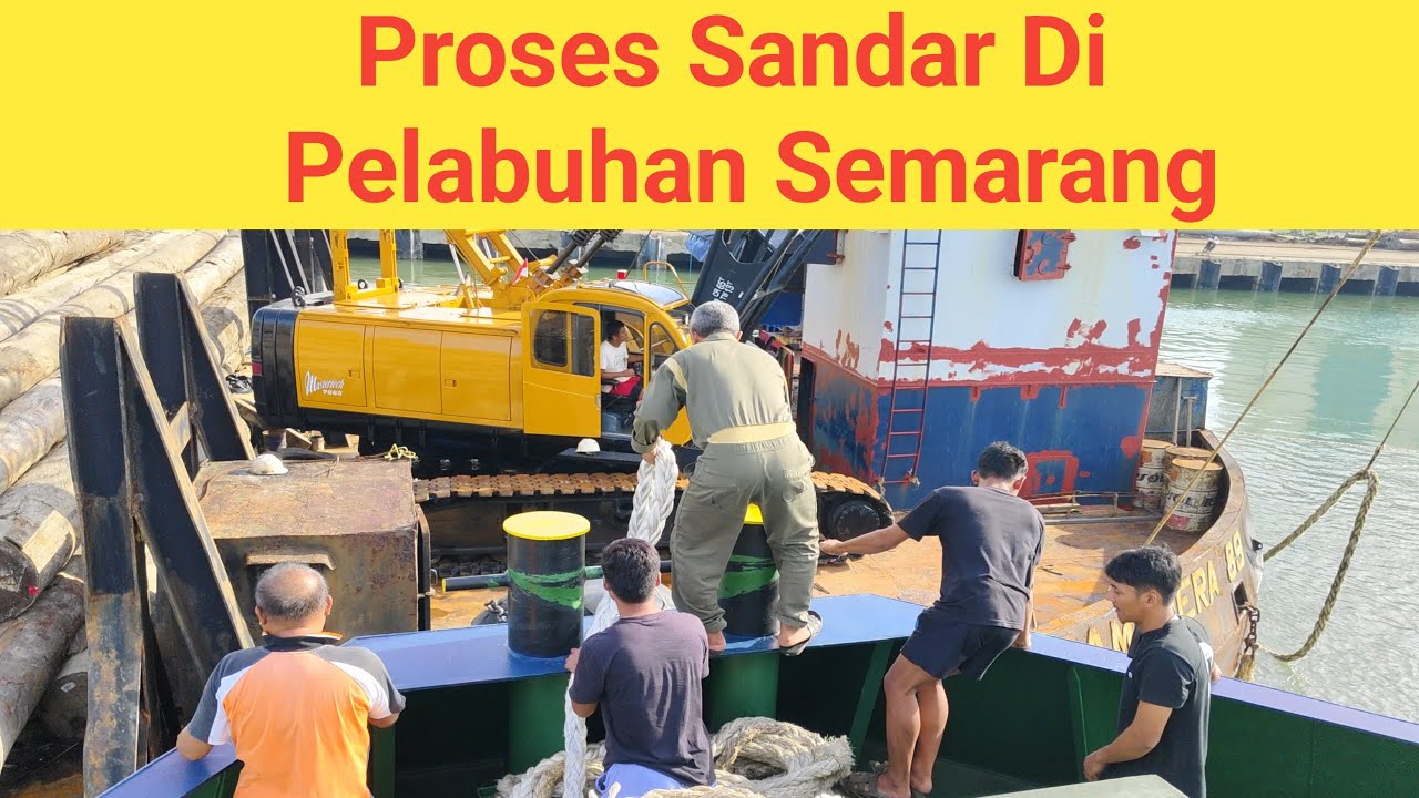 SAAT PROSES SANDARKAN TONGKANG BINA SAMUDERA 89 DI PELABUHAN TANJUNG EMAS SEMARANG