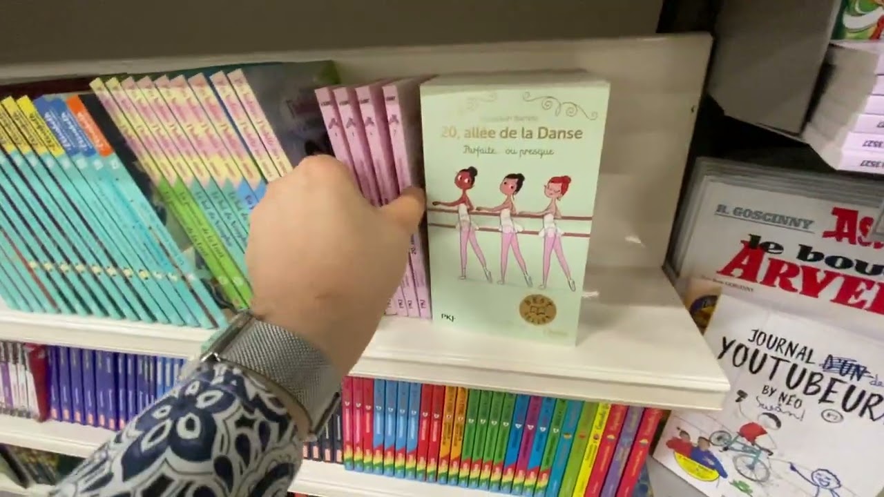 ASMR in public - Shelf straightening & Organizing book aisle at french target supermarket