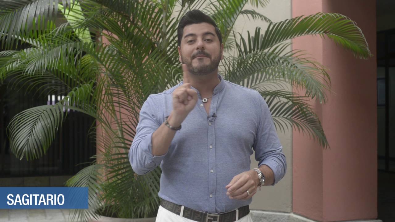 Alfonso León da el horóscopo para los signos zodiacales en el 2017