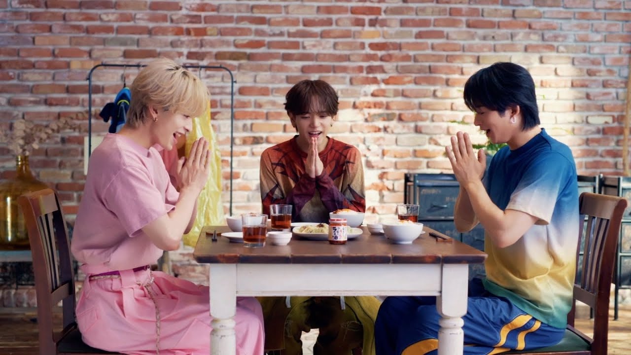 MOMOYA 桃屋 x FANTASTICS CM 「辛そうで辛くない少し辛いラー油」篇