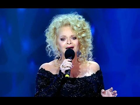 Какая настоящая фамилия Ларисы Долиной. Как выглядела певица в детстве и ее родители