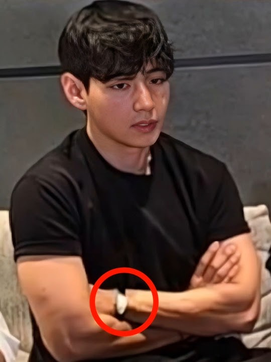 which price of kim taehyung watch 🤔 #bts #btsv #shorts