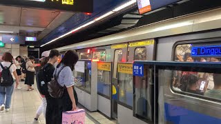 台北捷運C321型車號141/142改裝車離開西門站