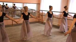 Историко бытовой танец 5 кл. (2013)