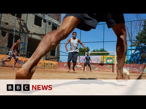 Brazil’s favelas: How do you deliver to somewhere with no address? | BBC News