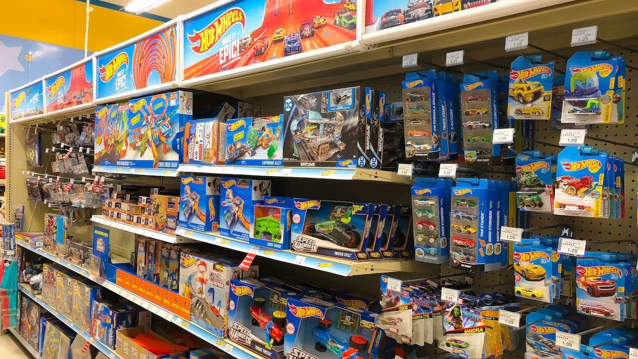 NEW HOT WHEELS CARS!! Hotwheels Track Stars Toy Collection in Toys R Us 