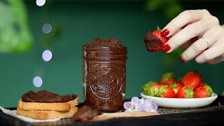 HEALTHY NUTELLA, RICH IN PROTEIN. NO SUGAR, NO OIL. ONLY 3 INGREDIENTS. EASY AND DELICIOUS!