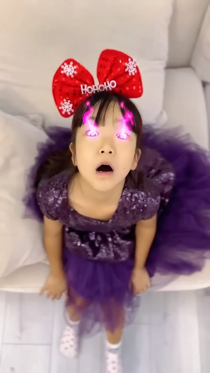 She sees the future ?? LeoNata family #shorts