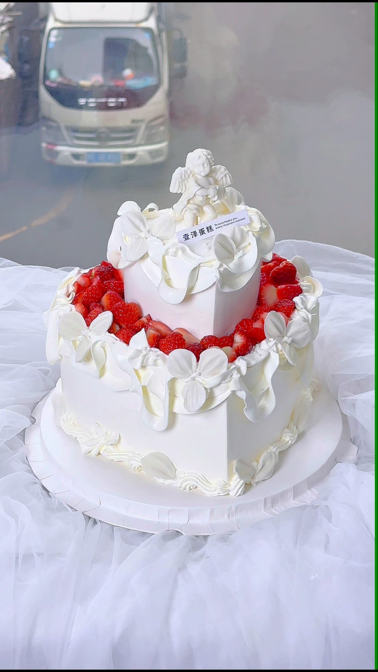 Double-layer strawberry love cake making process Birthday cake making process Put spring  #shorts