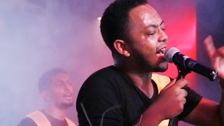 Miniatura de "Dibekulu - [Ayenema Wedajish] live at H2o New Ethiopian Music (Official HD Music Video)"