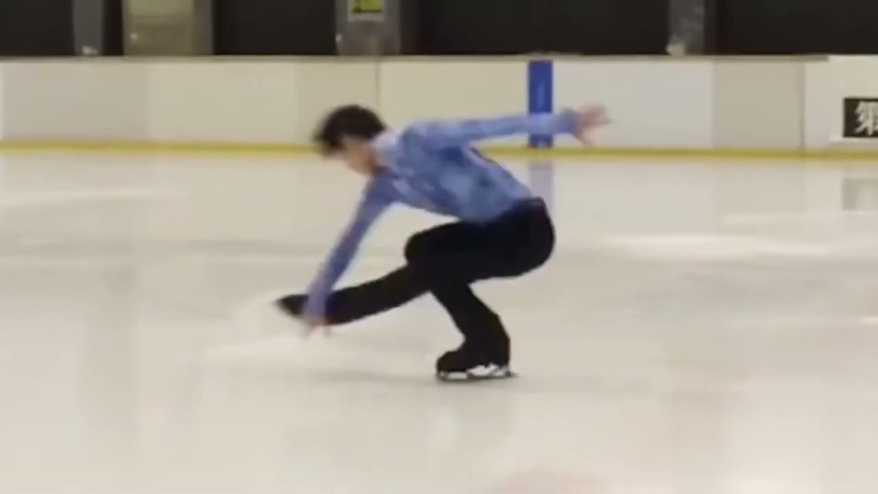 Yuzuru Hanyu makes a surprise appearance at a local Sendai competition to support young skaters