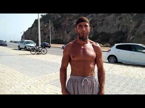 هذا الصباح وأنا أمارس هوايتي المفضلة السباحة التقيت المسمى السي حسن وطلب مني تسجيل رسالته بخصوص ال