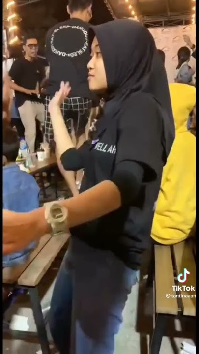 Si Teteh goyang Runtah