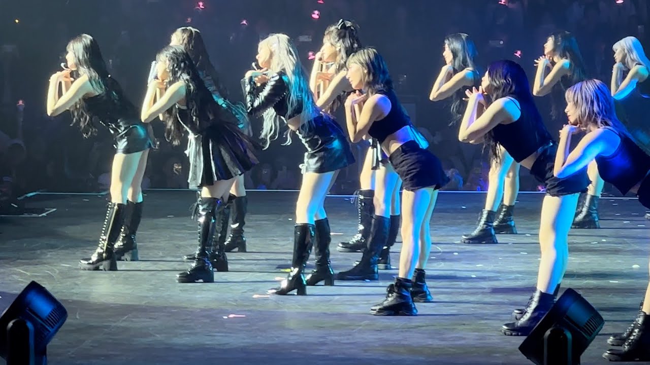 IVE (아이브) - LOVE DIVE (back view) - Oakland (fancam) - YouTube