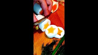 Как сварить желток яйца звёздочкой
