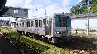 JR西日本 キハ120系(キハ120-21) 上下 発車