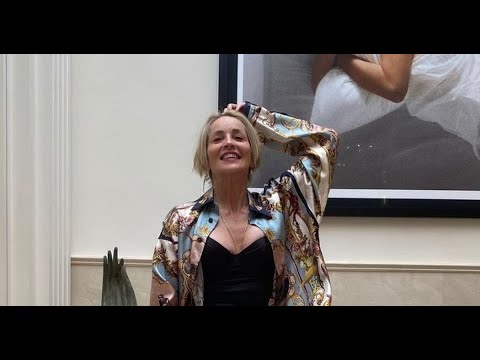 Video: 62-årige Sharon Stone Medvirkede I En Bodysuit Og Overraskede Fans Med Sin Ungdom