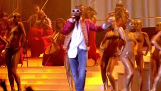 Kanye West - Gold Digger / Touch The Sky (Live at 2006 BRIT Awards)
