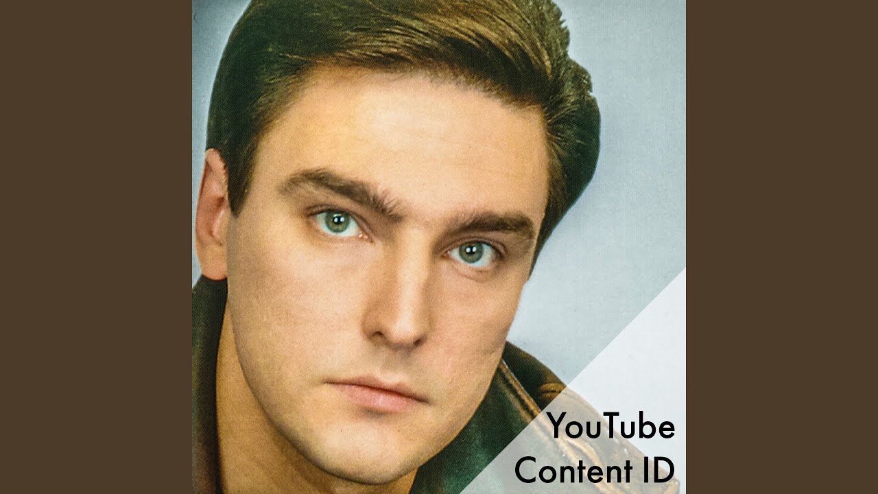 Та, которая уходит в дождь - YouTube