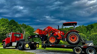 Cleaning ditches, fixing a yard and driveway with Kubota M6060 and Farmtrac with dump trailer!