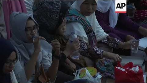 Muslims Across Globe Mark Beginning of Ramadan