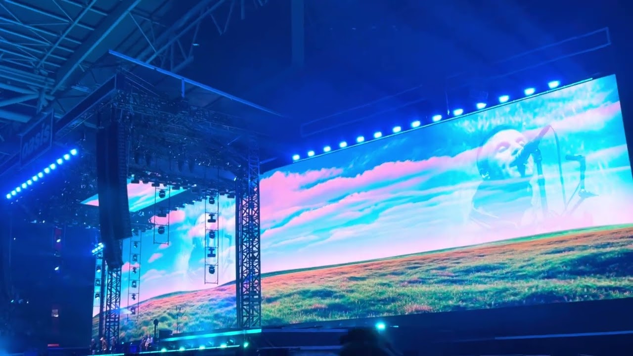 oasis Cardiff 7/4  18 Whatever