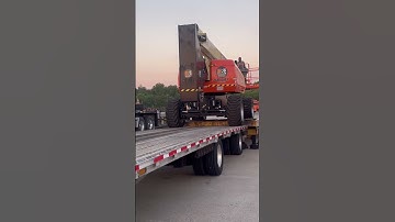 Unloading damaged #construction equipment #flatbedtrucking #stepdeck