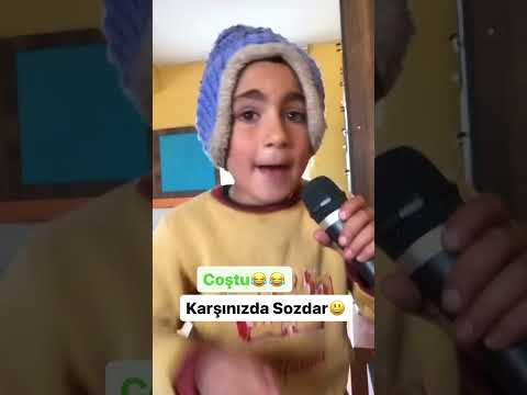 Vanlı Sozdar Sınıfta harika Kürtçe şarkı söylüyor. sonuna kadar dinleyin