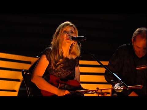 Taylor Swift - Red (The 47th Annual CMA Awards 2013) - HDTV
