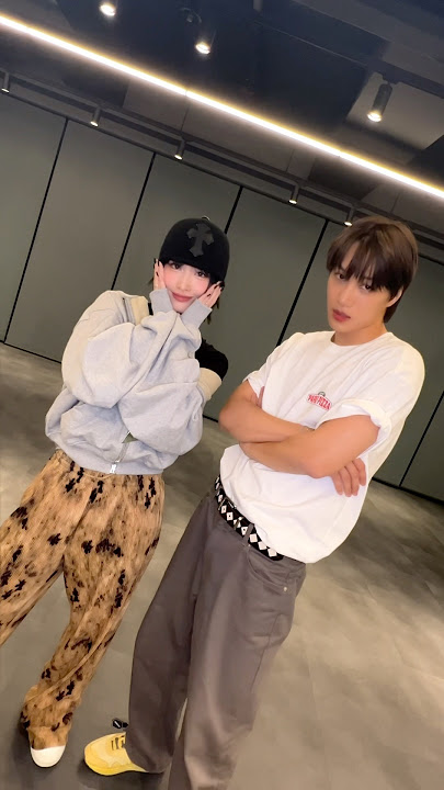 Dancing king & queen Wait On Me 🐻🍑#KAI #카이 #EXO #엑소 #weareoneEXO #MOMO #모모 #TWICE #트와이스 #WaitOnMe
