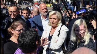 Marine Le Pen change de ton sur la question du voile