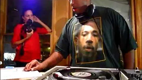DJ Premier on the 1's and 2's (Part 1 of 3) @ Fat Beats, NYC (The Final Day)