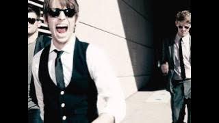 Foster the people- Pumped up kicks (Acoustic) (With lyrics)