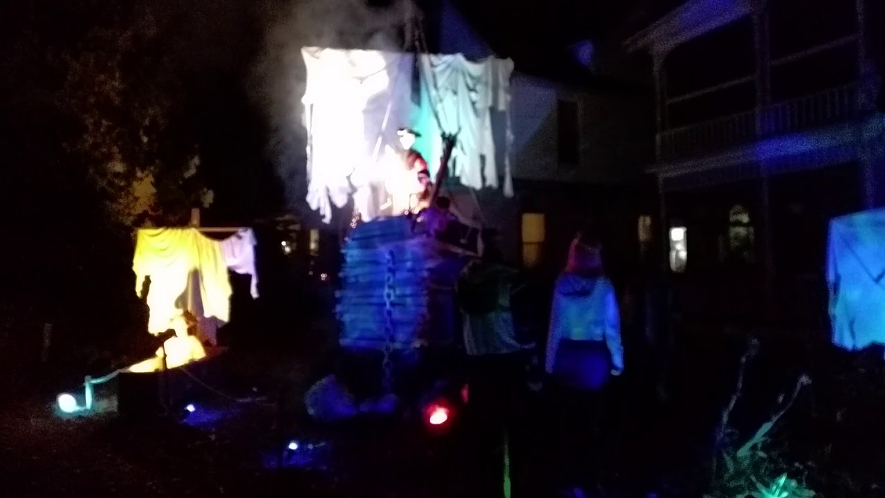 Round Lake NY Halloween - YouTube