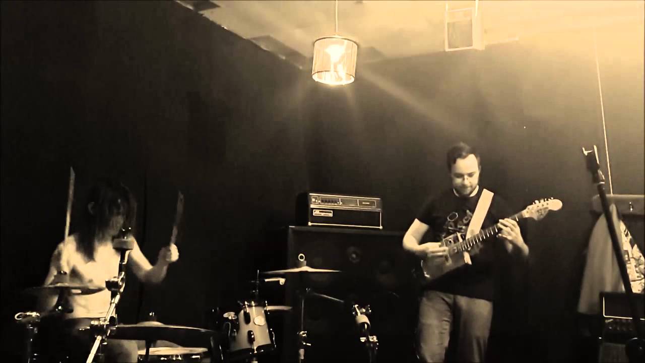 Orbital Cat - echo off the bare walls (cigar box guitar, rock and blues)