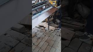 Листогибочный станок своими руками. Режем  металлические листы #стройка #строительство #кровля