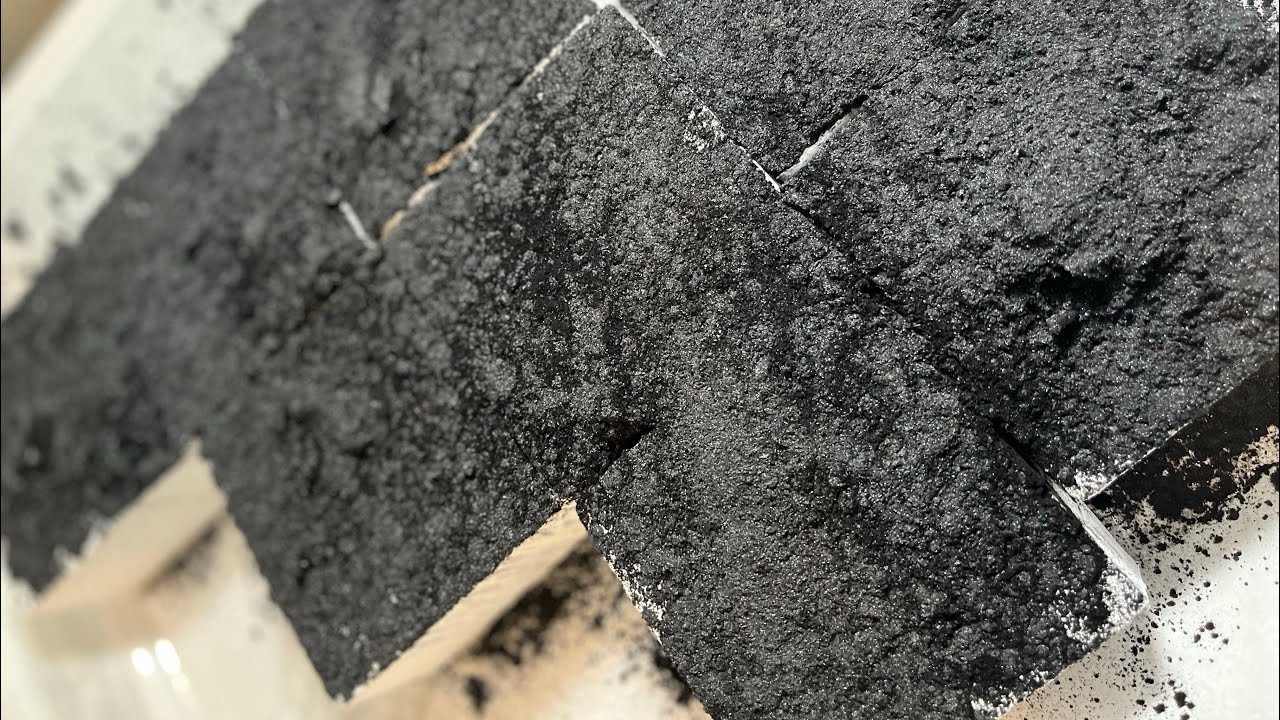 Fresh Gym Chalk Topped with Charcoal Powder & Black Mica Powder ...