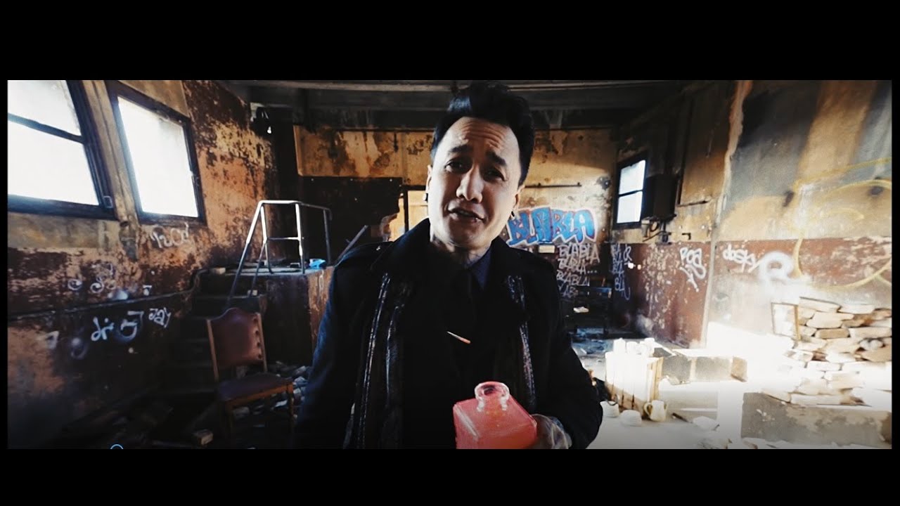 NADEJDA - Turn Around (Clip OFFICIEL) NADEJDA - Turn Around (Clip OFFICIEL)
