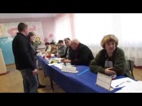 Голосование на участке №440958 (ПТУ 2) в Лисичанске на 107 избирательном округе