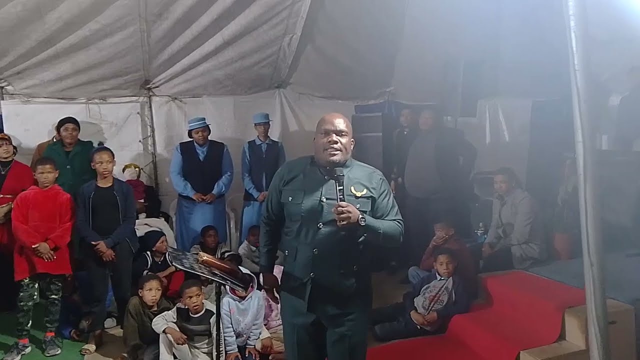 Apostel Big Boy In Macassar Afsluit Tent Diens Gasheer Evg Gert