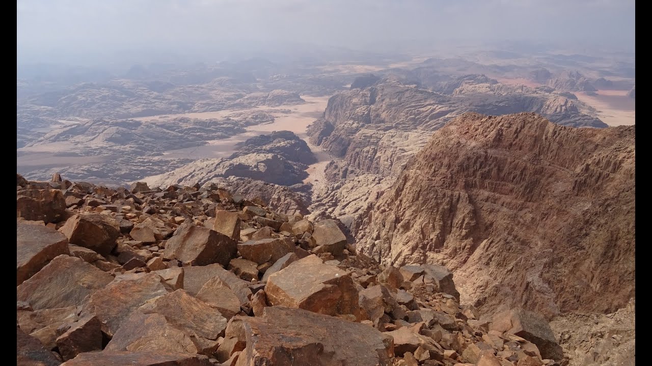 adventure academy Jordan, Jabal Umm ad Dami - 6083ft / 1854m