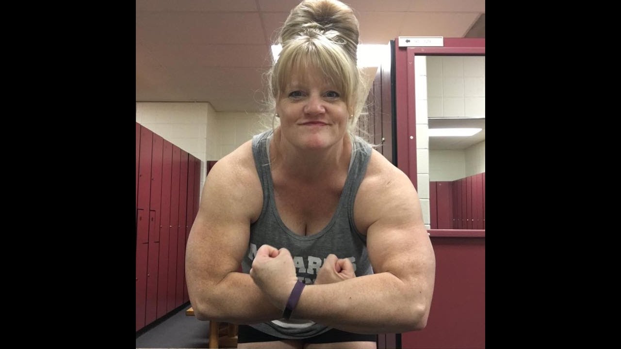 female Bodybuilding Big Muscles Posing - YouTube