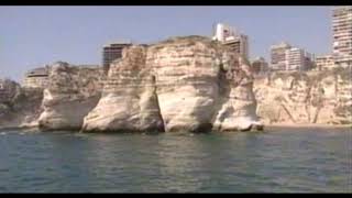 #lebanon #beirut #raoucherock lebanese cliff diving on Raouche rock,the pigeon rock in lebanon صخرة