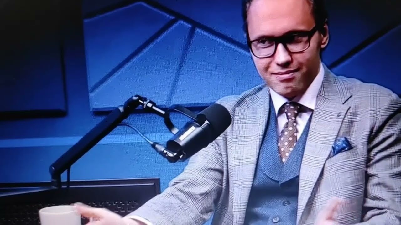 Народный любимец и правдоруб Парша Иванов в пиНжаке с карманами попытался сыграть Дно Карликоне.