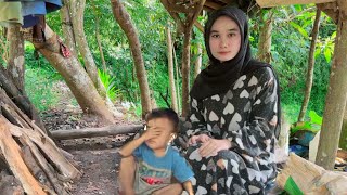 JANDA CANTIK SATU ANAK MODAL NEKAD BUKA WARUNG DI PINGGIR JALAN DEMI MENGHIDUPI KELUARGANYA