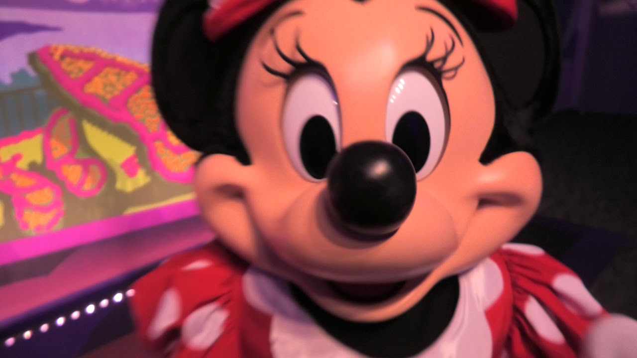 Disney's EPCOT 🤝 Meet and Greet Disney Pals at New Character Spot ...
