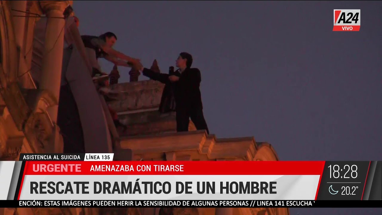 RESCATE EXTREMO en el Centro Naval: así lo salvaron de TIRARSE al vacío