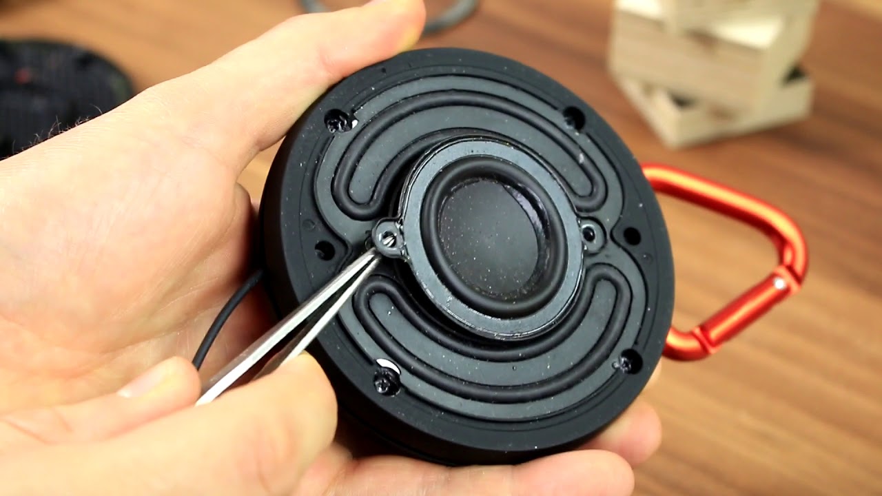 bakke Forskel forfremmelse Look inside JBL Clip 2 Waterproof Speaker - What's Inside? - YouTube