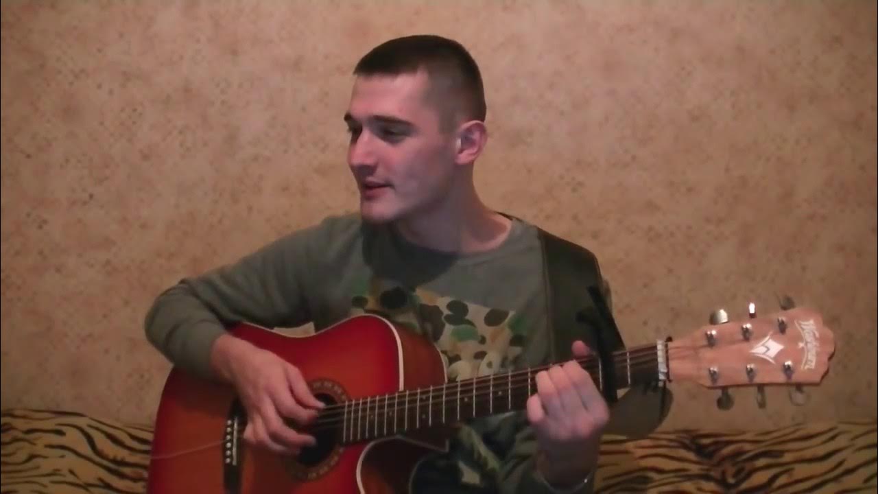 за собою дверь казармы затворю