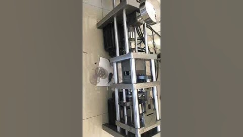 Desktop mini injection molding machine